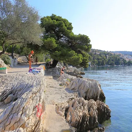 Casa de hóspedes And By The Sea - 22597 Trogir